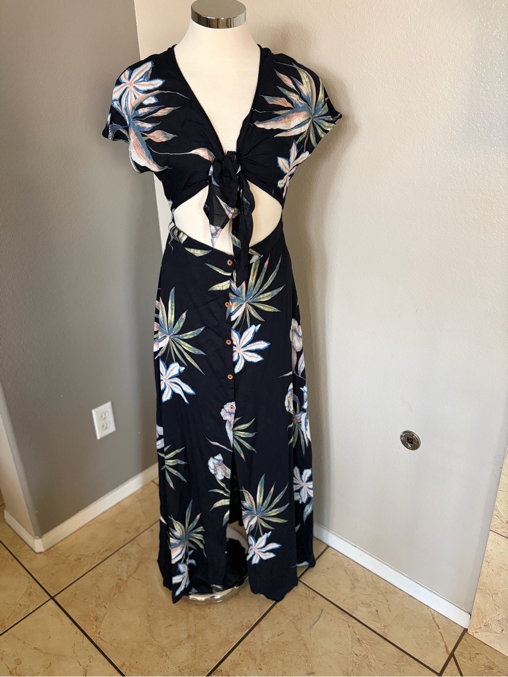 Roxy Black Floral Tie-Front Maxi Dress